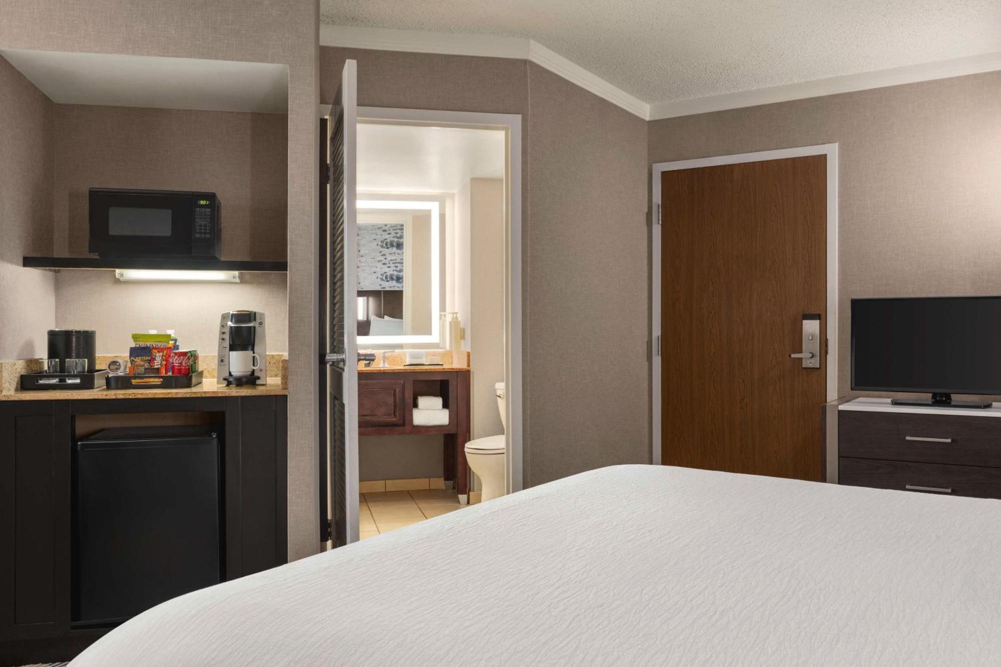 Embassy Suites By Hilton Kansas City Overland Park Exteriör bild