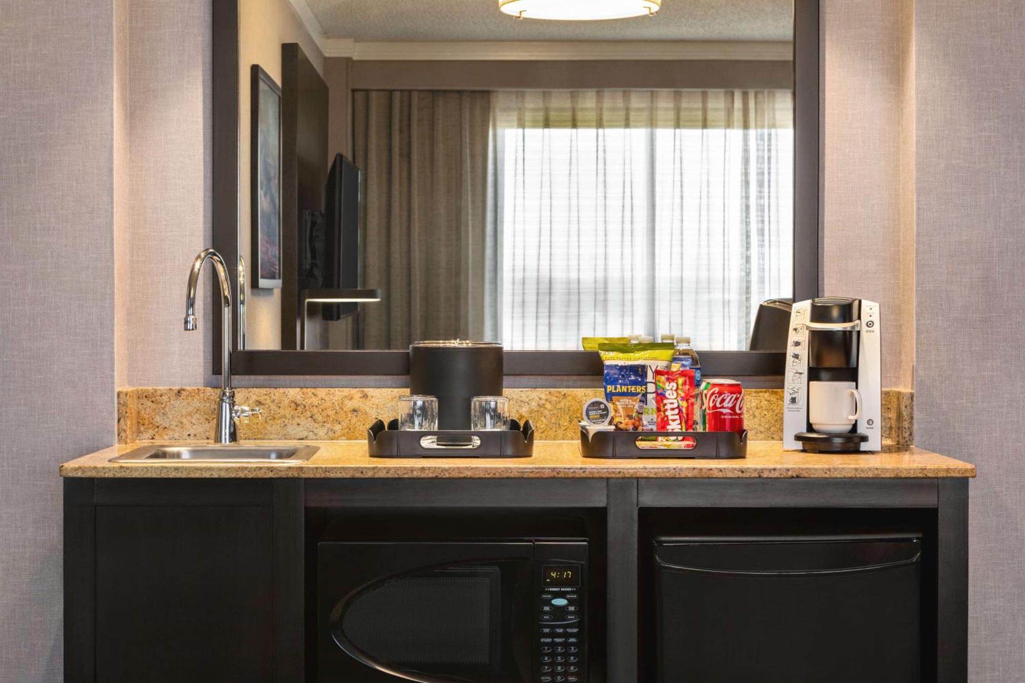 Embassy Suites By Hilton Kansas City Overland Park Exteriör bild