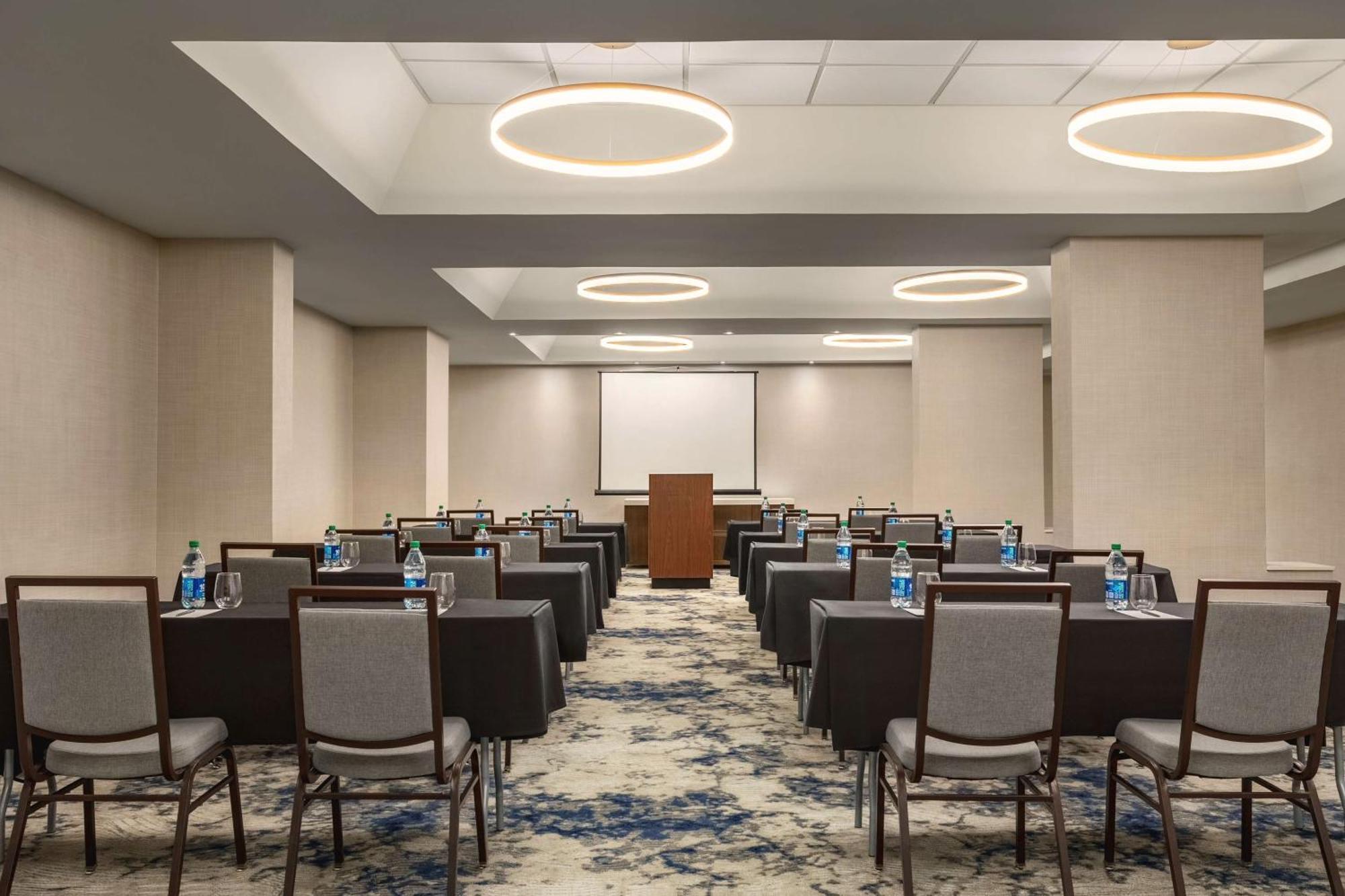 Embassy Suites By Hilton Kansas City Overland Park Exteriör bild