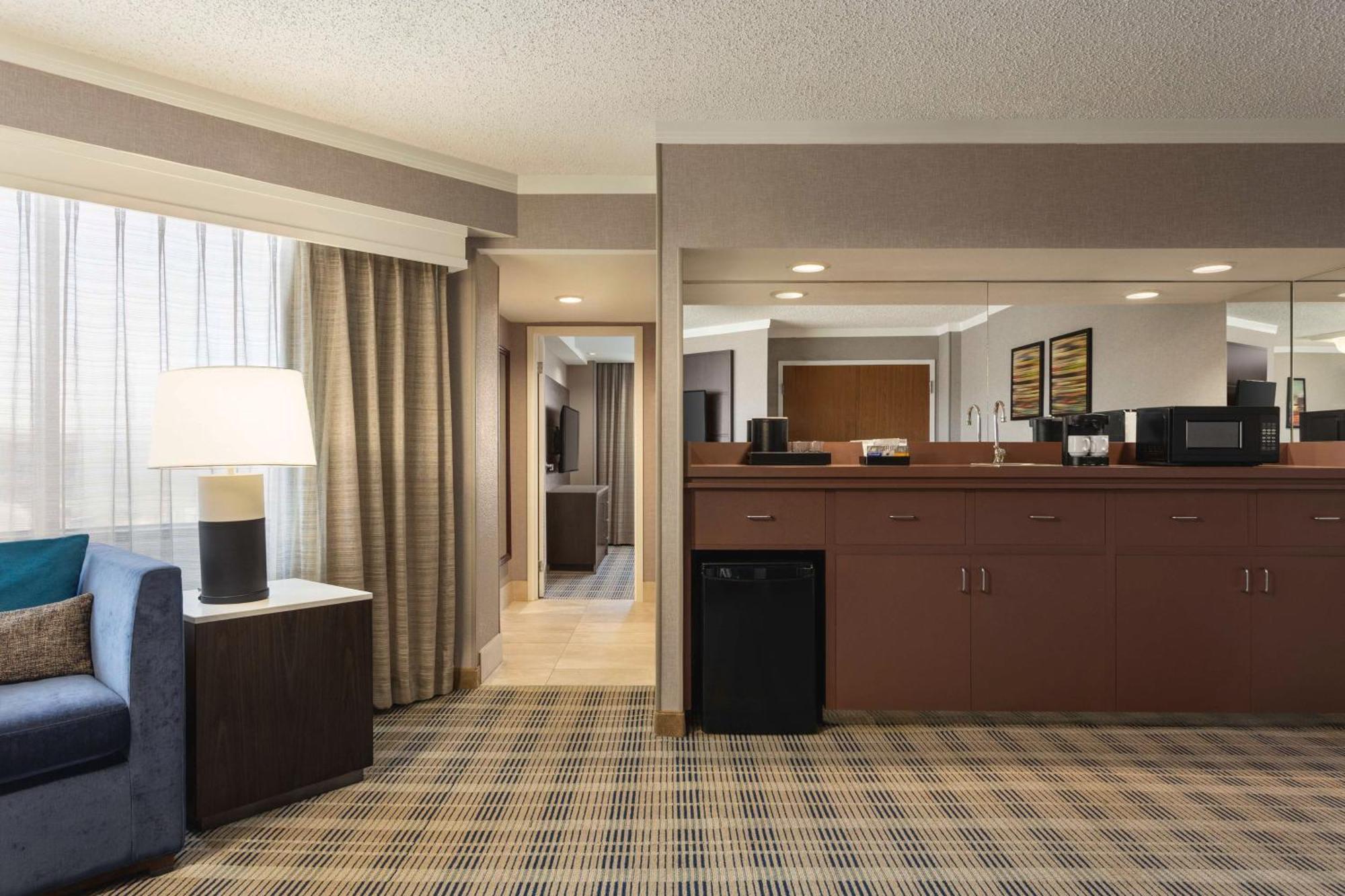 Embassy Suites By Hilton Kansas City Overland Park Exteriör bild