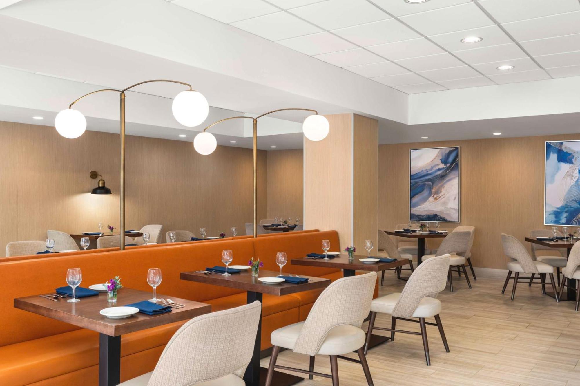 Embassy Suites By Hilton Kansas City Overland Park Exteriör bild