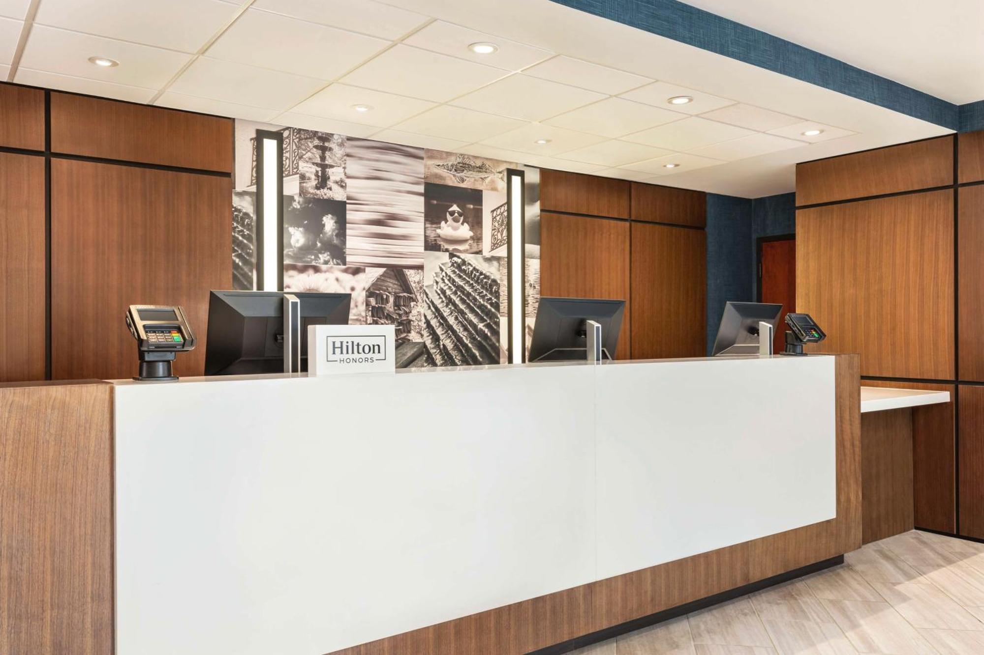 Embassy Suites By Hilton Kansas City Overland Park Exteriör bild