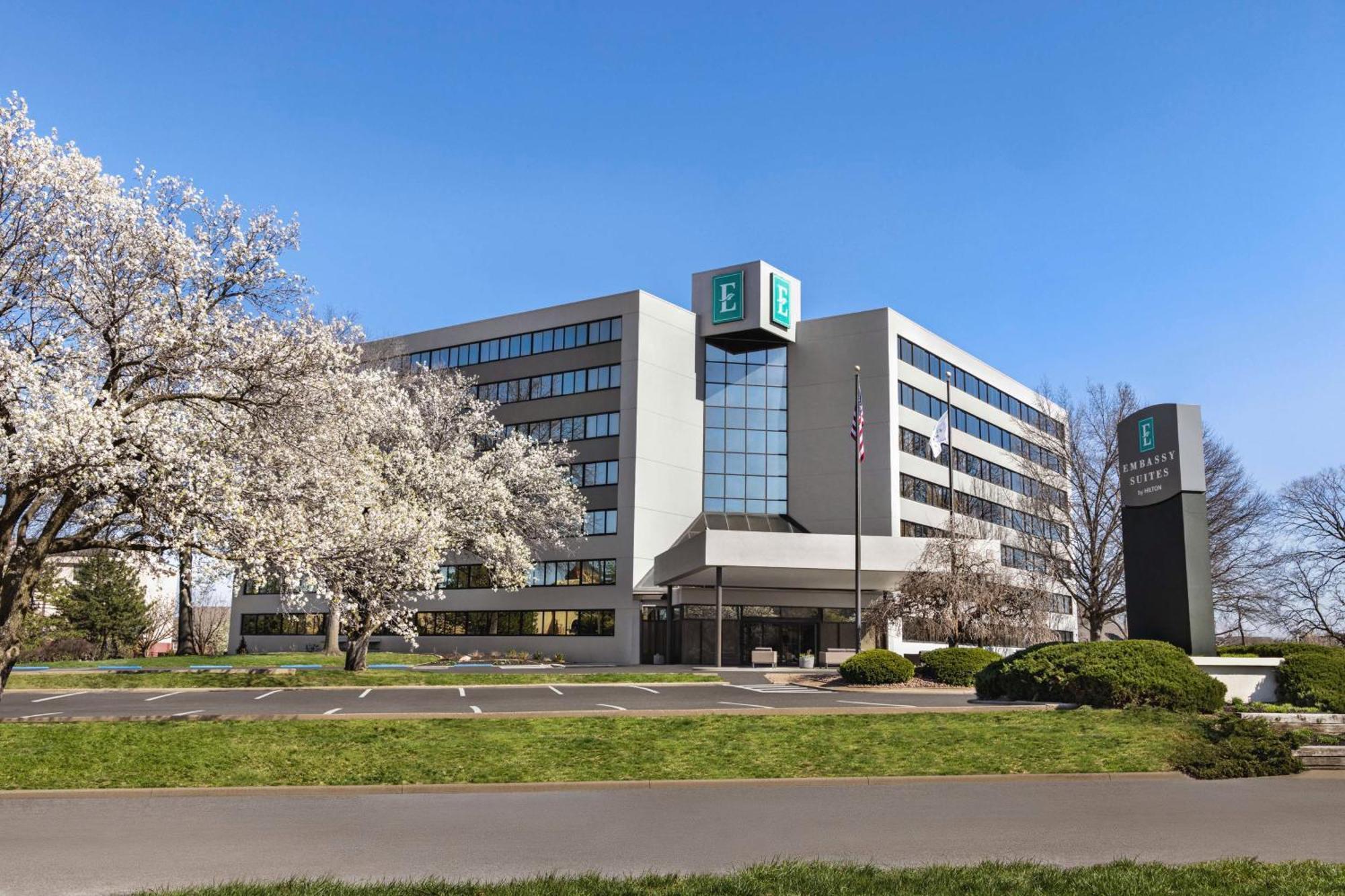 Embassy Suites By Hilton Kansas City Overland Park Exteriör bild