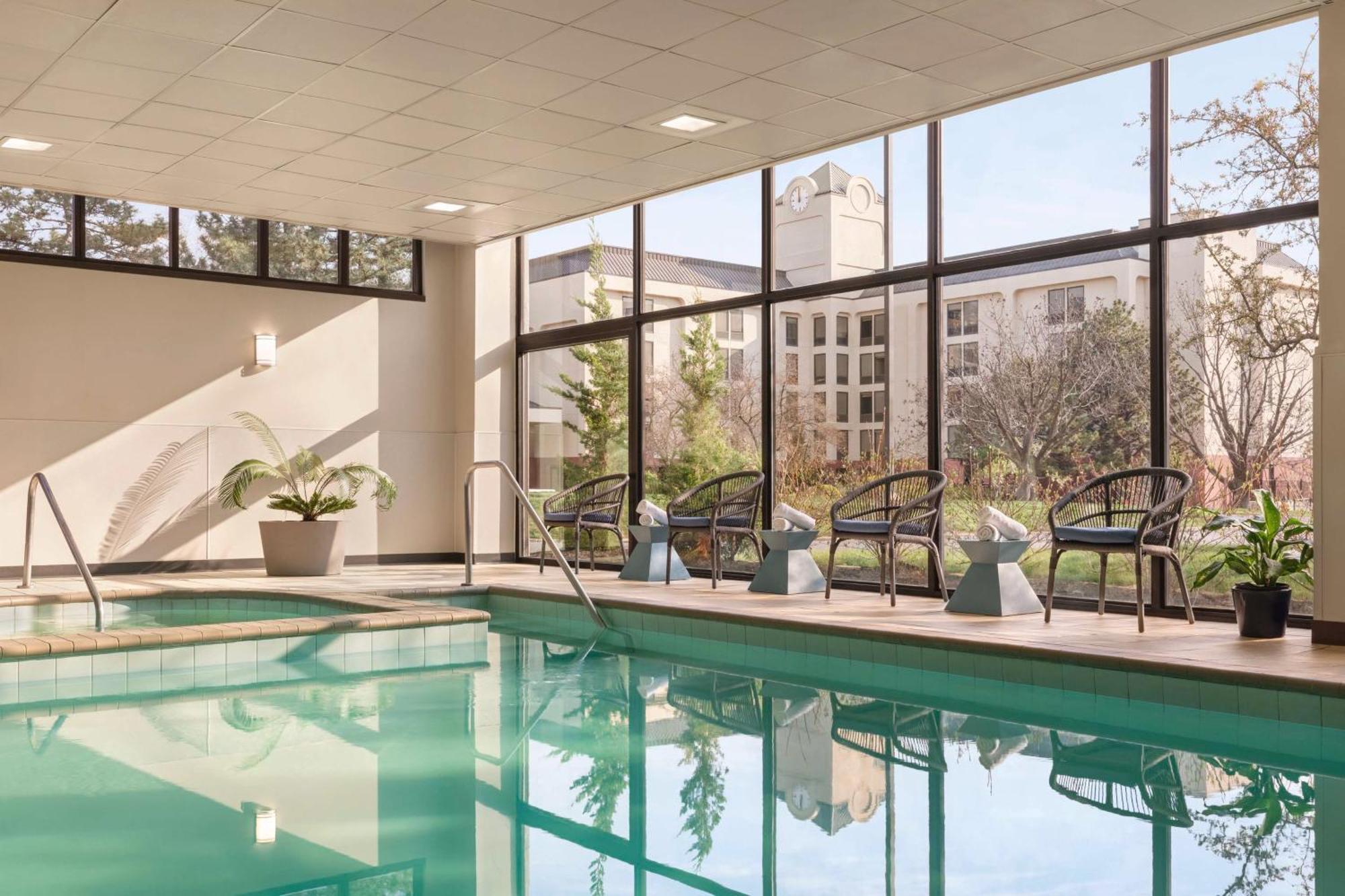 Embassy Suites By Hilton Kansas City Overland Park Exteriör bild